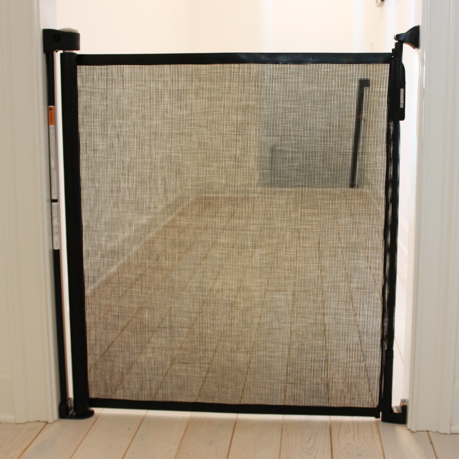 black retractable safety dog gate